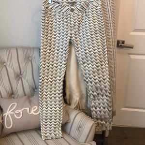 Romeo & Juliet Couture Patterned Jeans NWOT